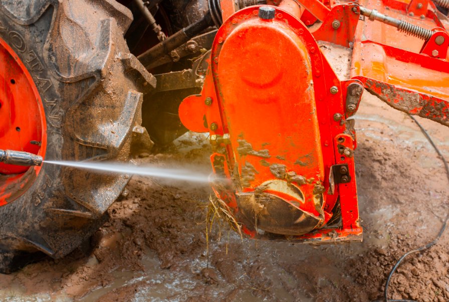 Mobile Tractor Power Washing